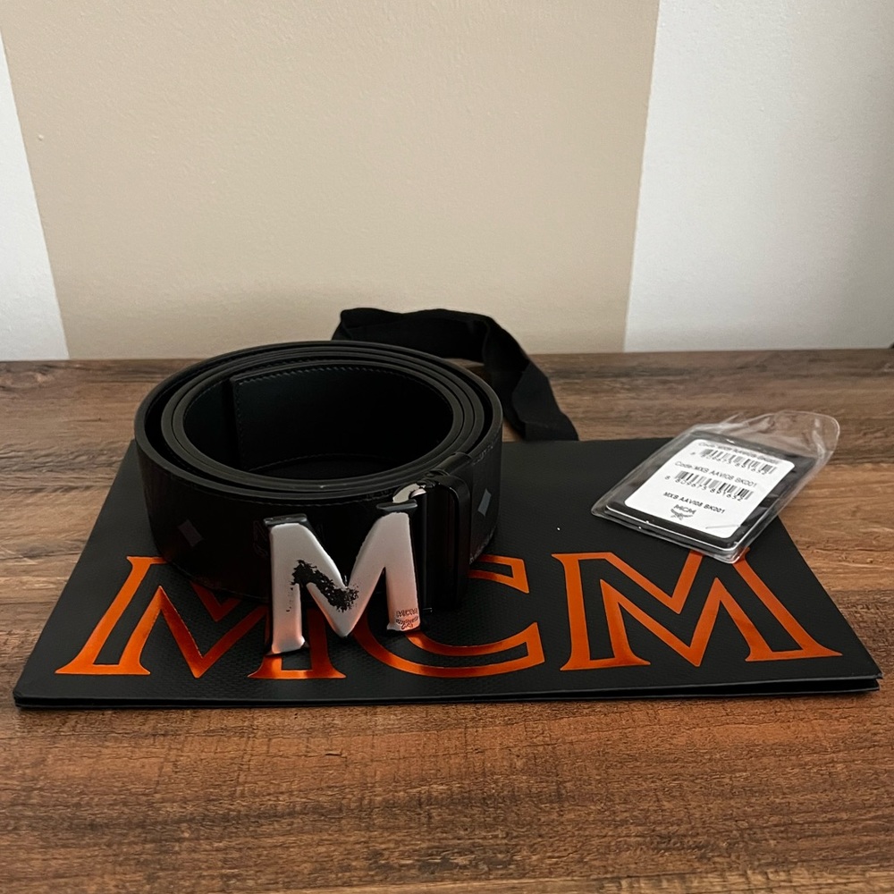 MCM Men’s Reversible Belt (black belt with silver tone logo)